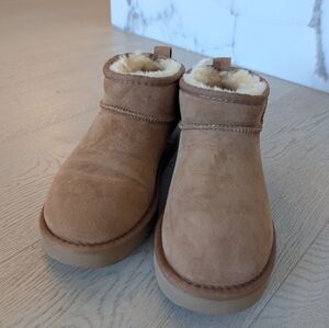 UGG Boots Women 9